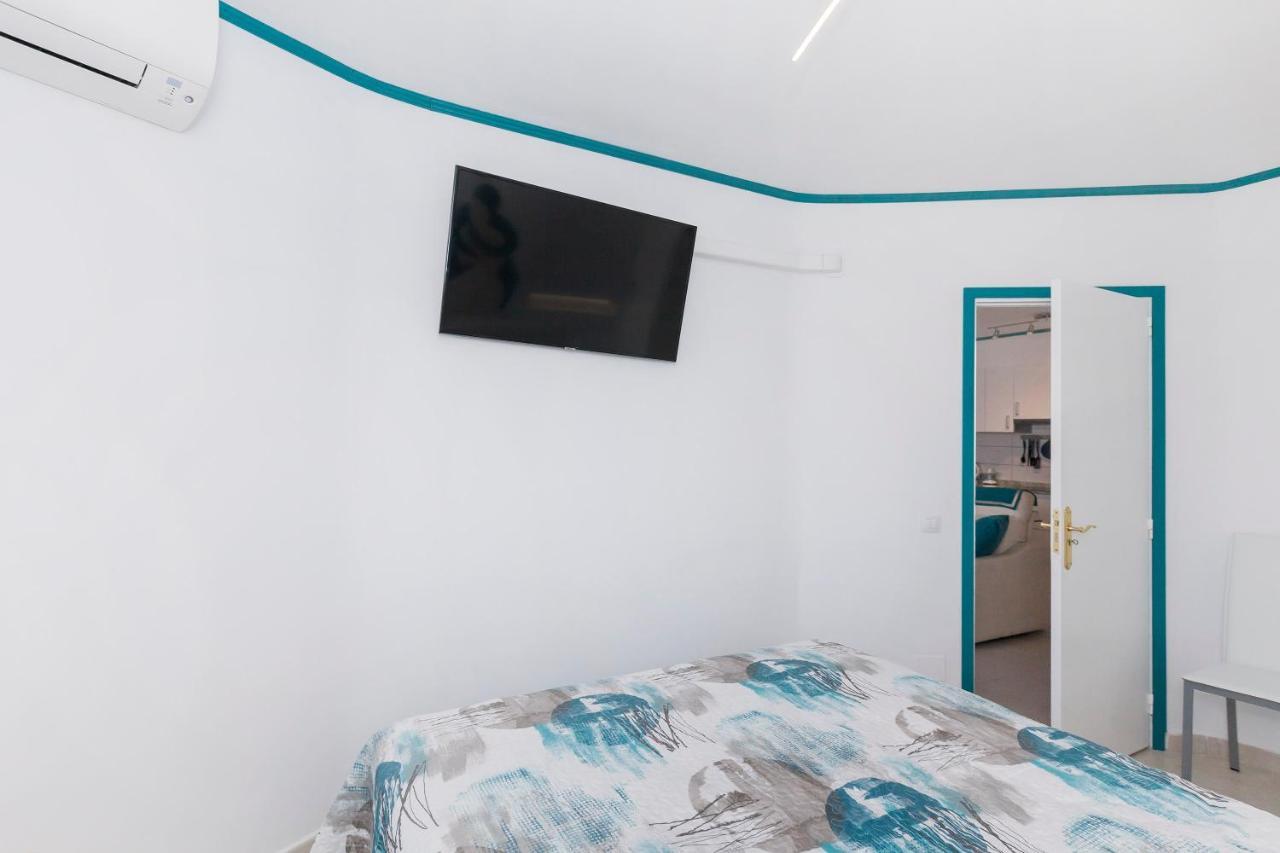 Ferienwohnung First Line Sea, Luxury Penthouse, Sea And Sunset View Vivenda Vacational Guayero 618 Los Cristianos  Exterior foto